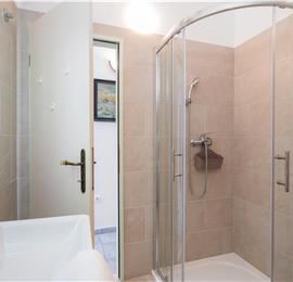 4 Bedroom Villa with Pool in Sevid near Primosten, Sleeps 8